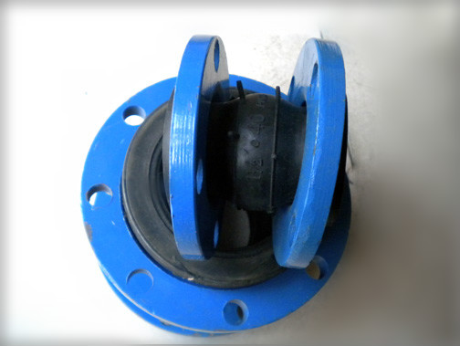 不同（tóng）性（xìng）能橡（xiàng）膠接頭生產需要（yào）什麽輔助措施