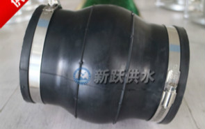 91福利网卡箍式可曲撓橡膠（jiāo）接頭（tóu）除塵係統中（zhōng）使用