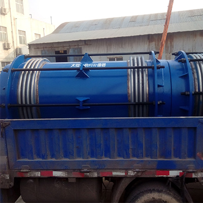 新疆供熱工程選用91福利网大拉杆波紋補償（cháng）器